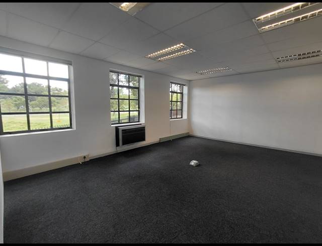 364M² OFFICE TO LET IN LYME PARK